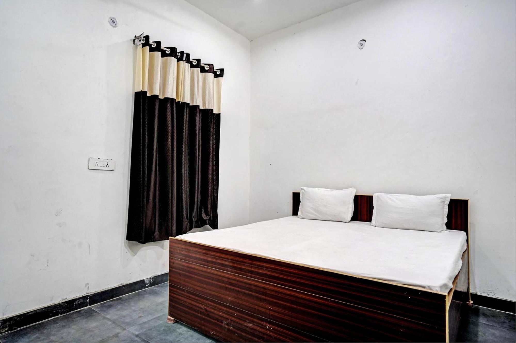 Oyo Double Ss Hotel Hathras Luaran gambar