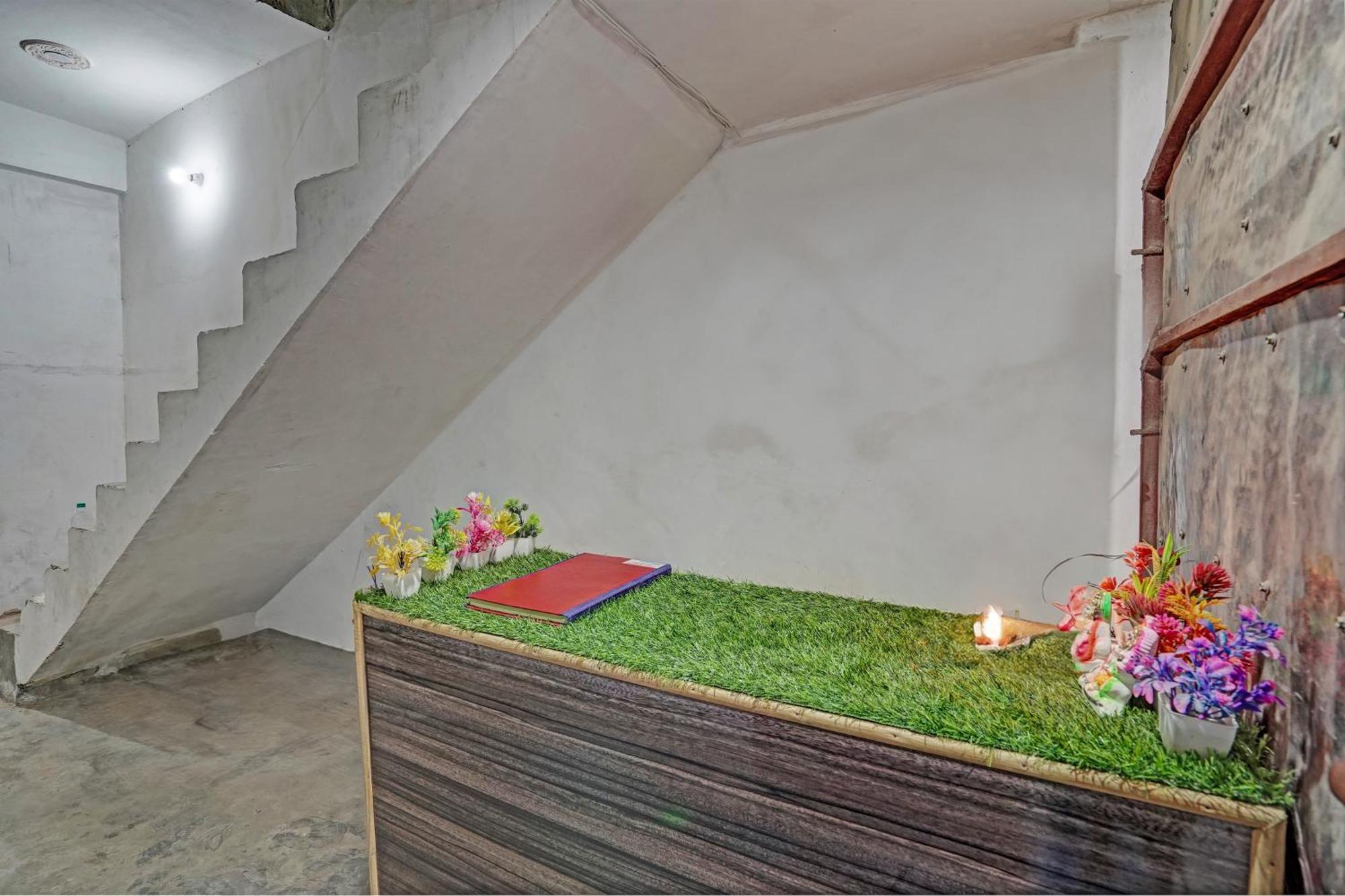 Oyo Double Ss Hotel Hathras Luaran gambar