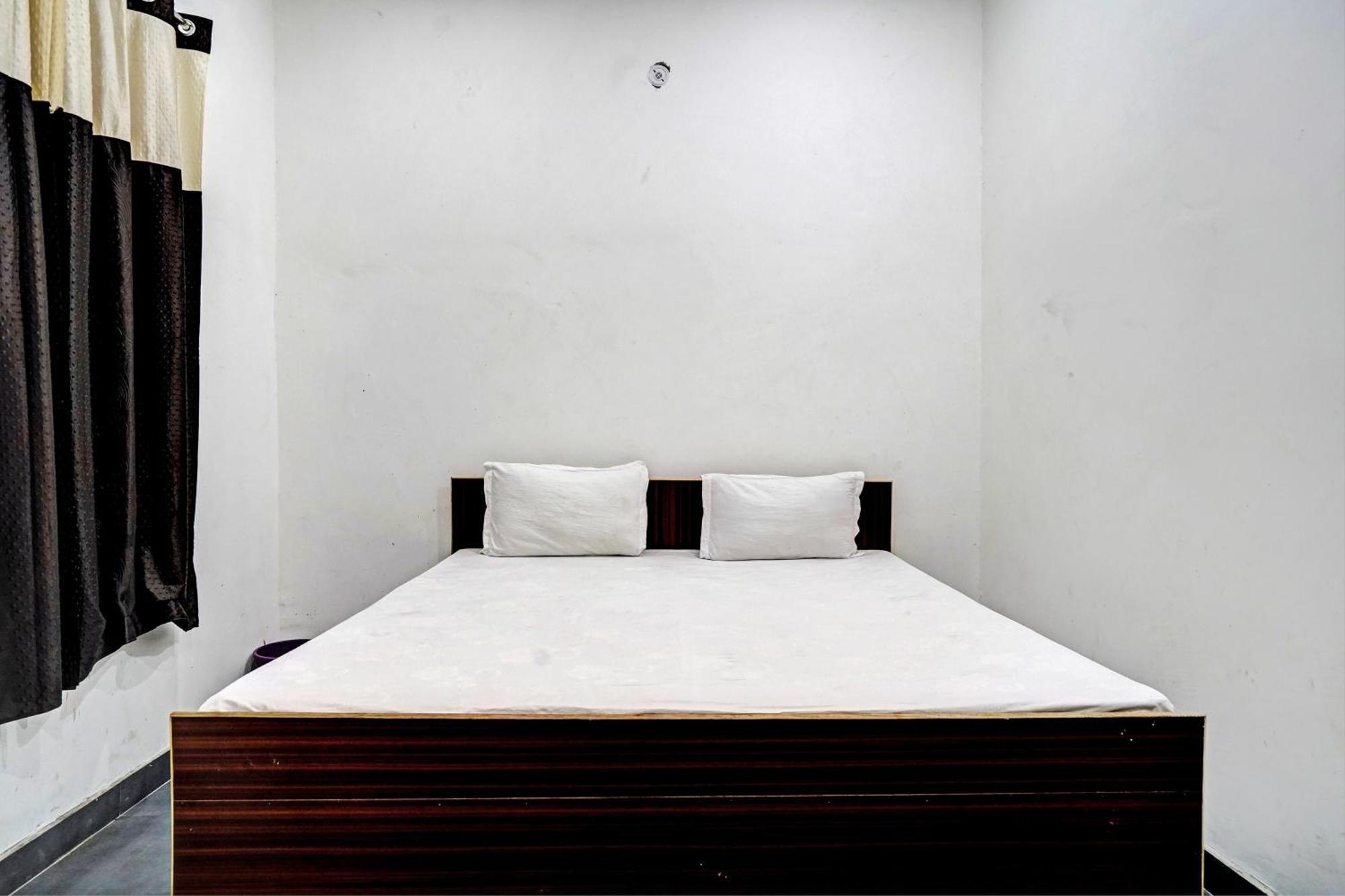Oyo Double Ss Hotel Hathras Luaran gambar