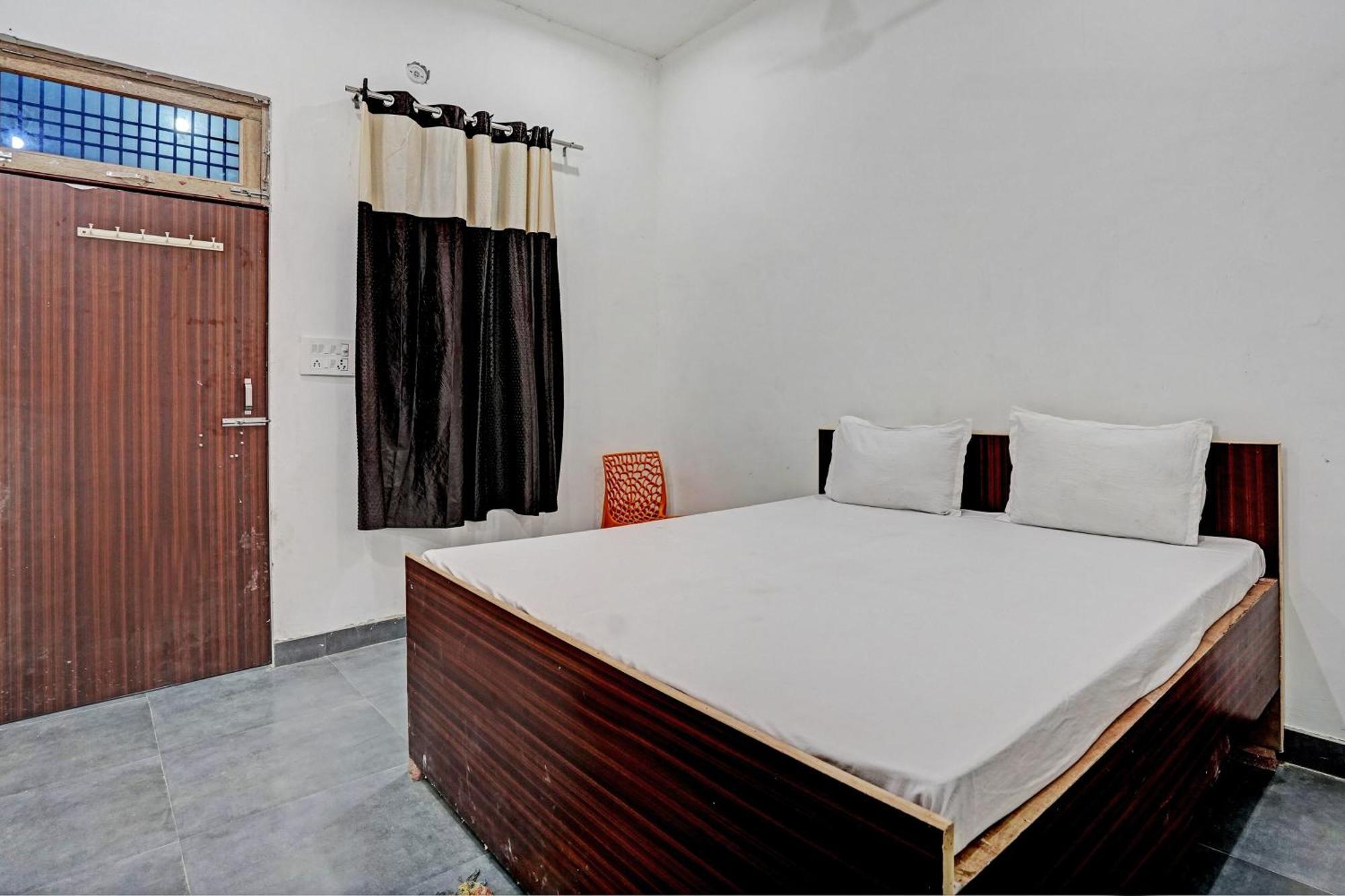 Oyo Double Ss Hotel Hathras Luaran gambar