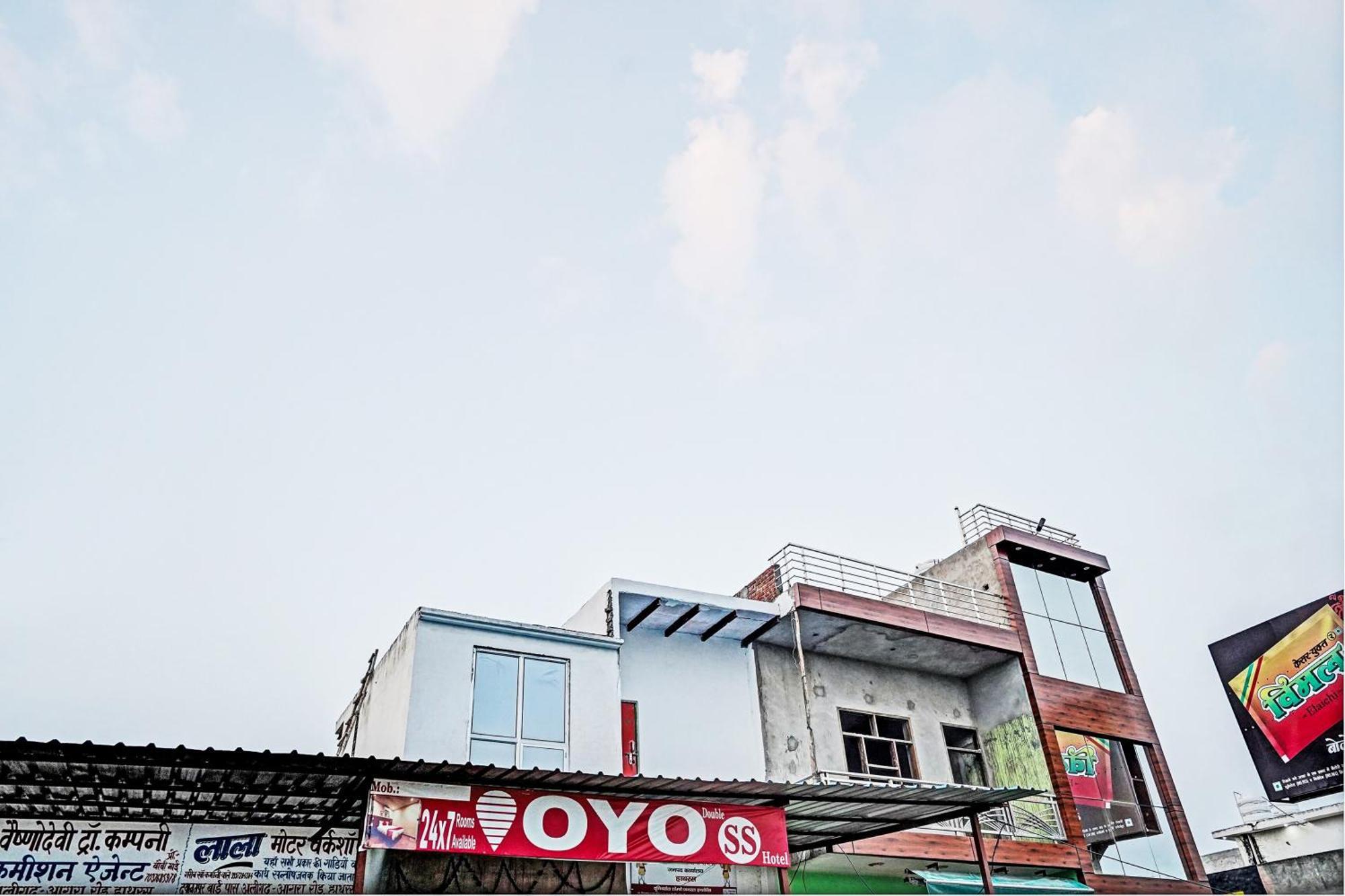 Oyo Double Ss Hotel Hathras Luaran gambar
