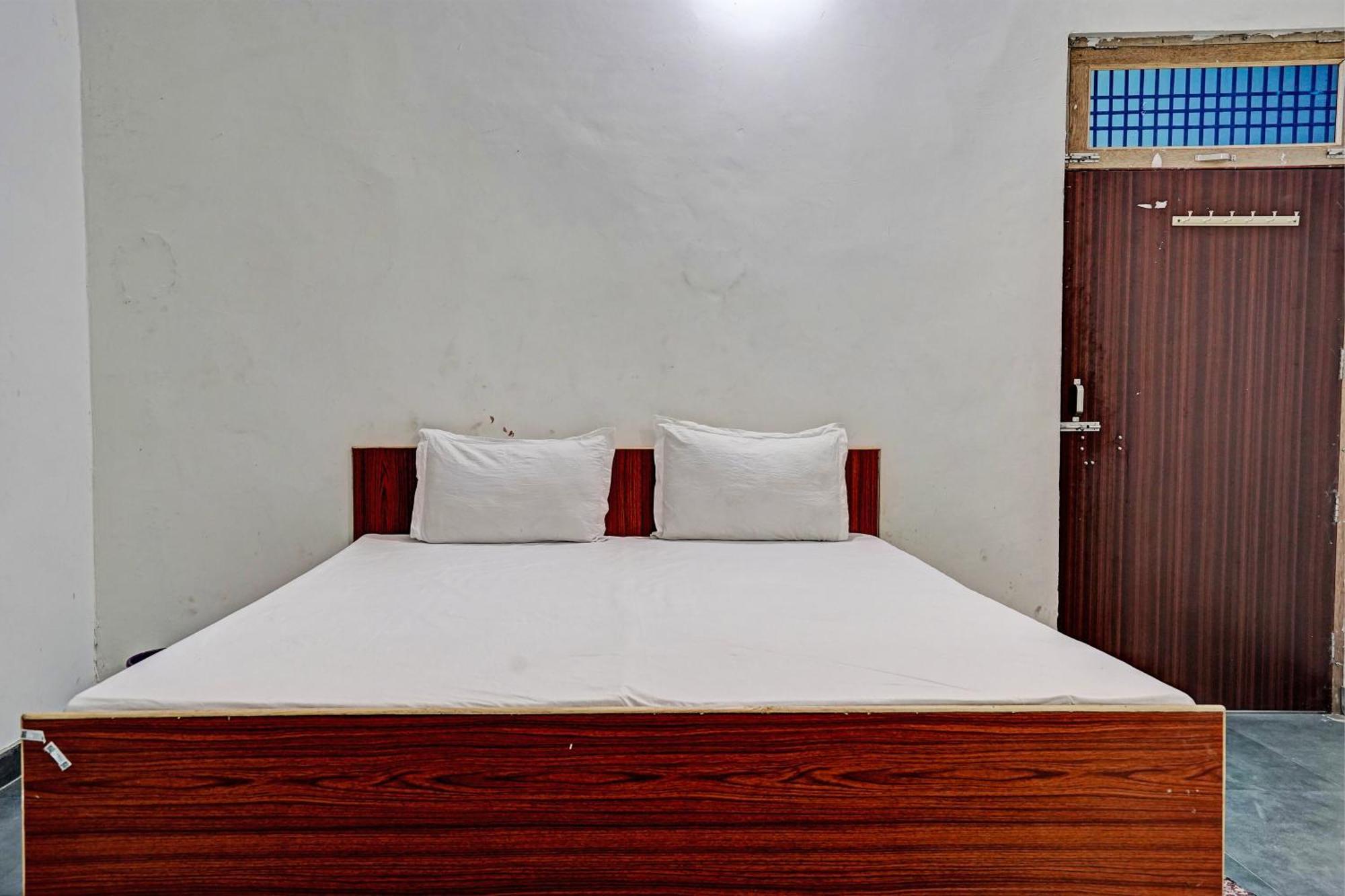 Oyo Double Ss Hotel Hathras Luaran gambar