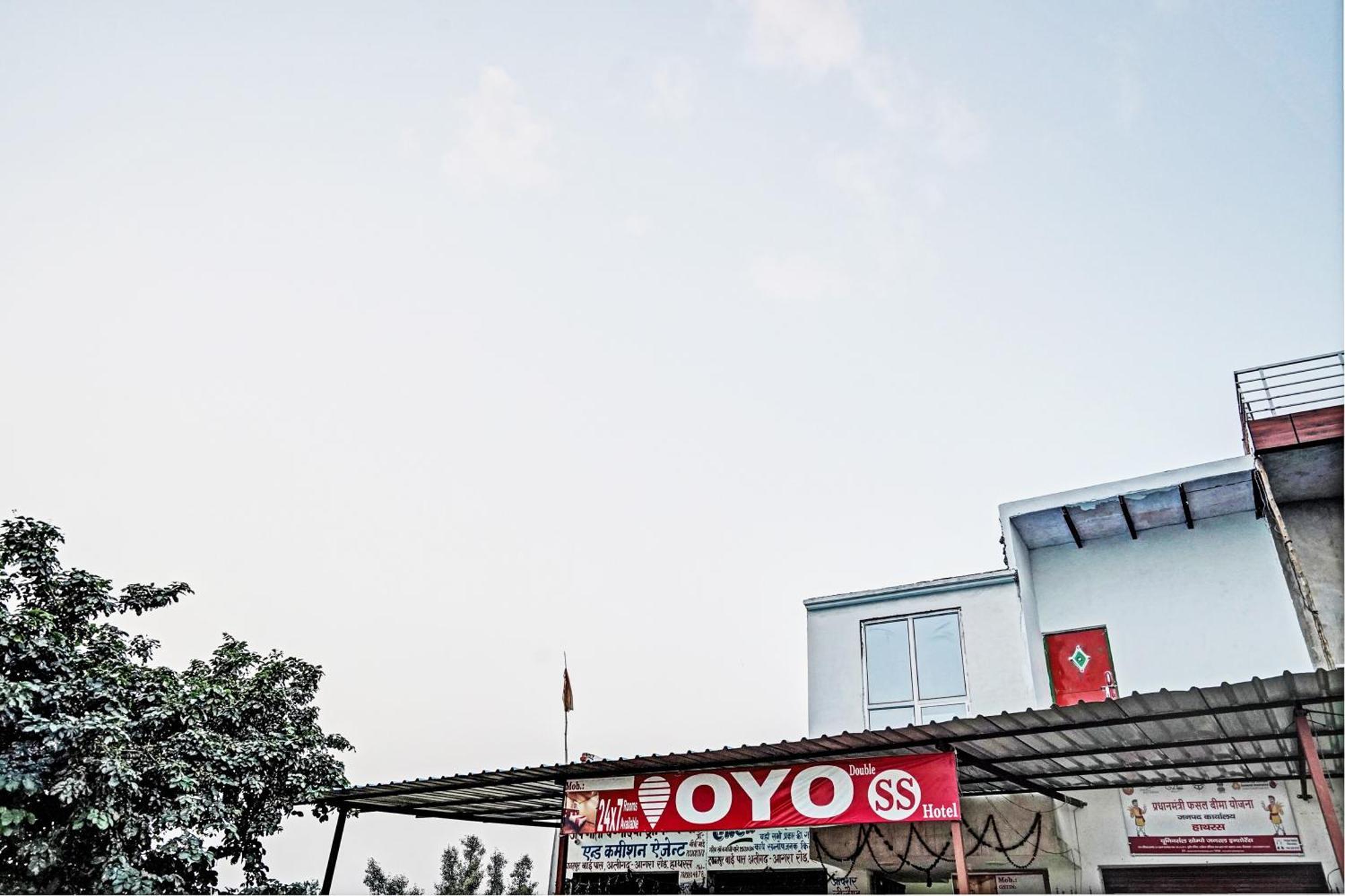 Oyo Double Ss Hotel Hathras Luaran gambar