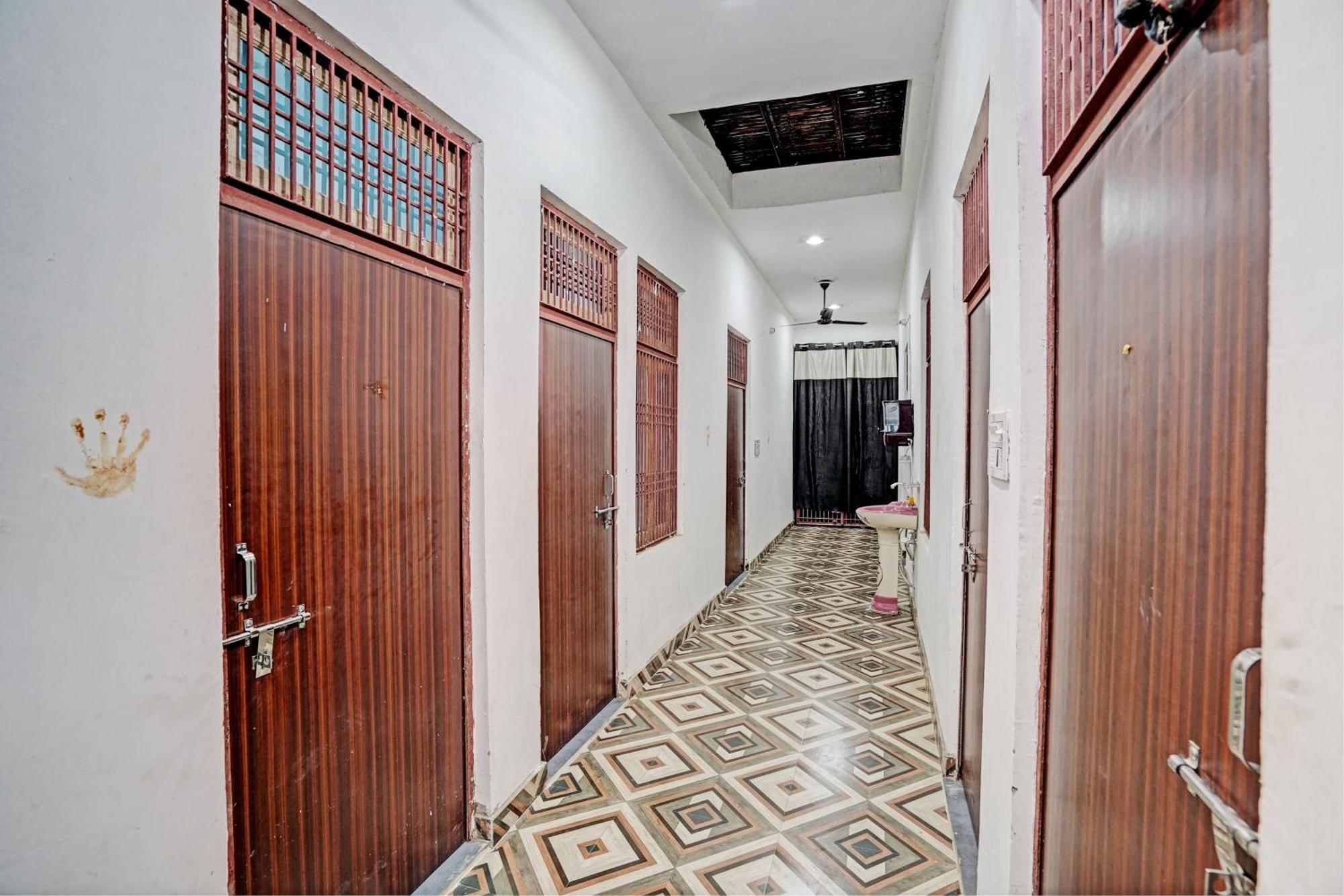 Oyo Double Ss Hotel Hathras Luaran gambar